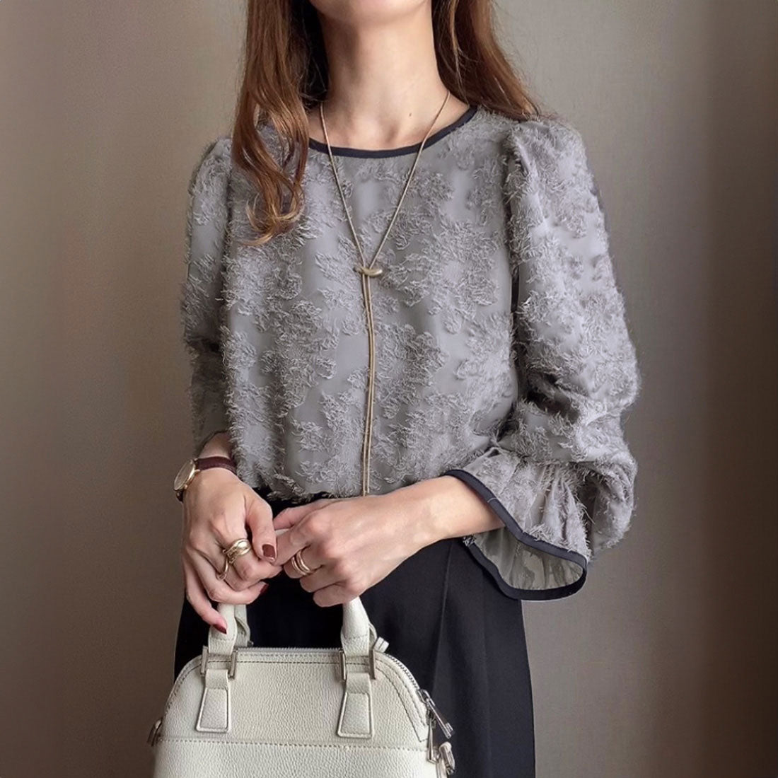 フィルー FILLOU FILLOU 配色パイピングフラワージャガードトップス,グレー