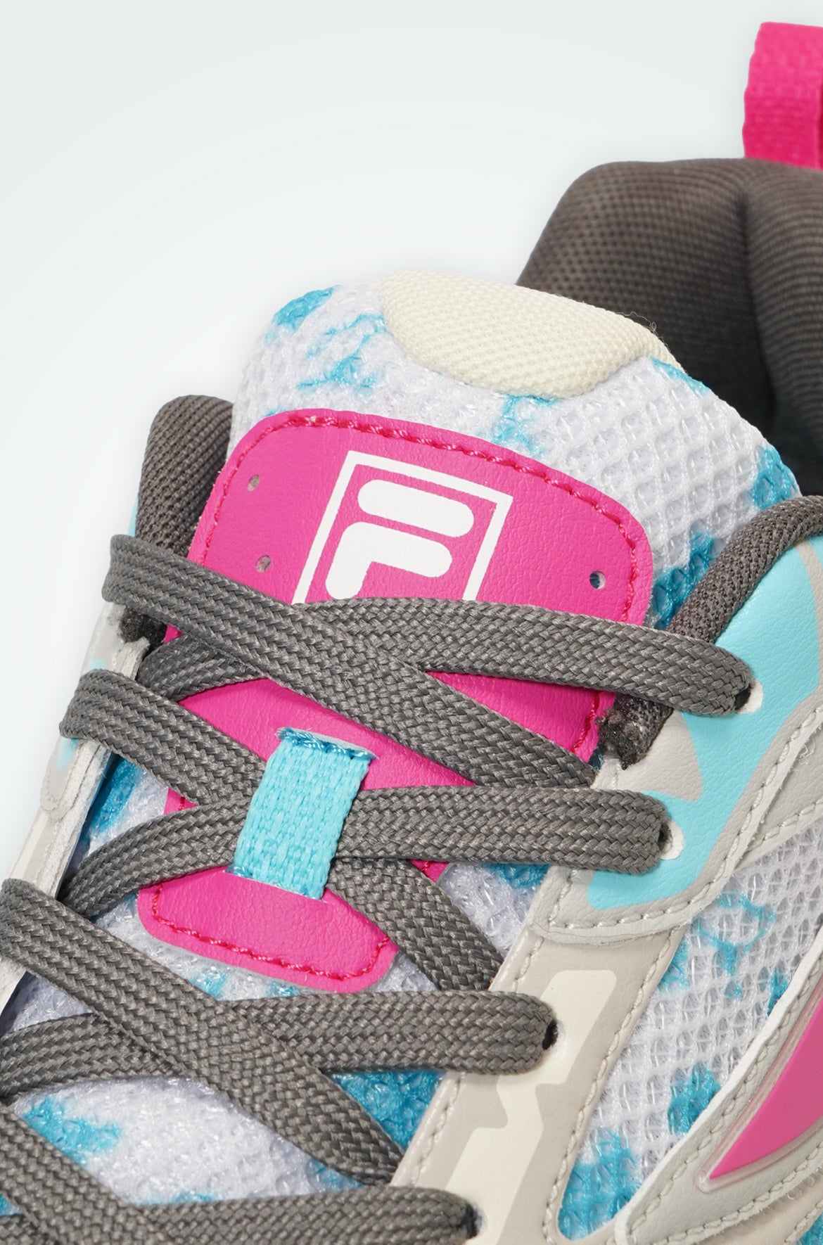 フィラ FILA FILA INTERUN v2 × Hatsune Miku / カジュアルスニーカー （WHITE/BLACK/RED） WHITE/BLACK/RED