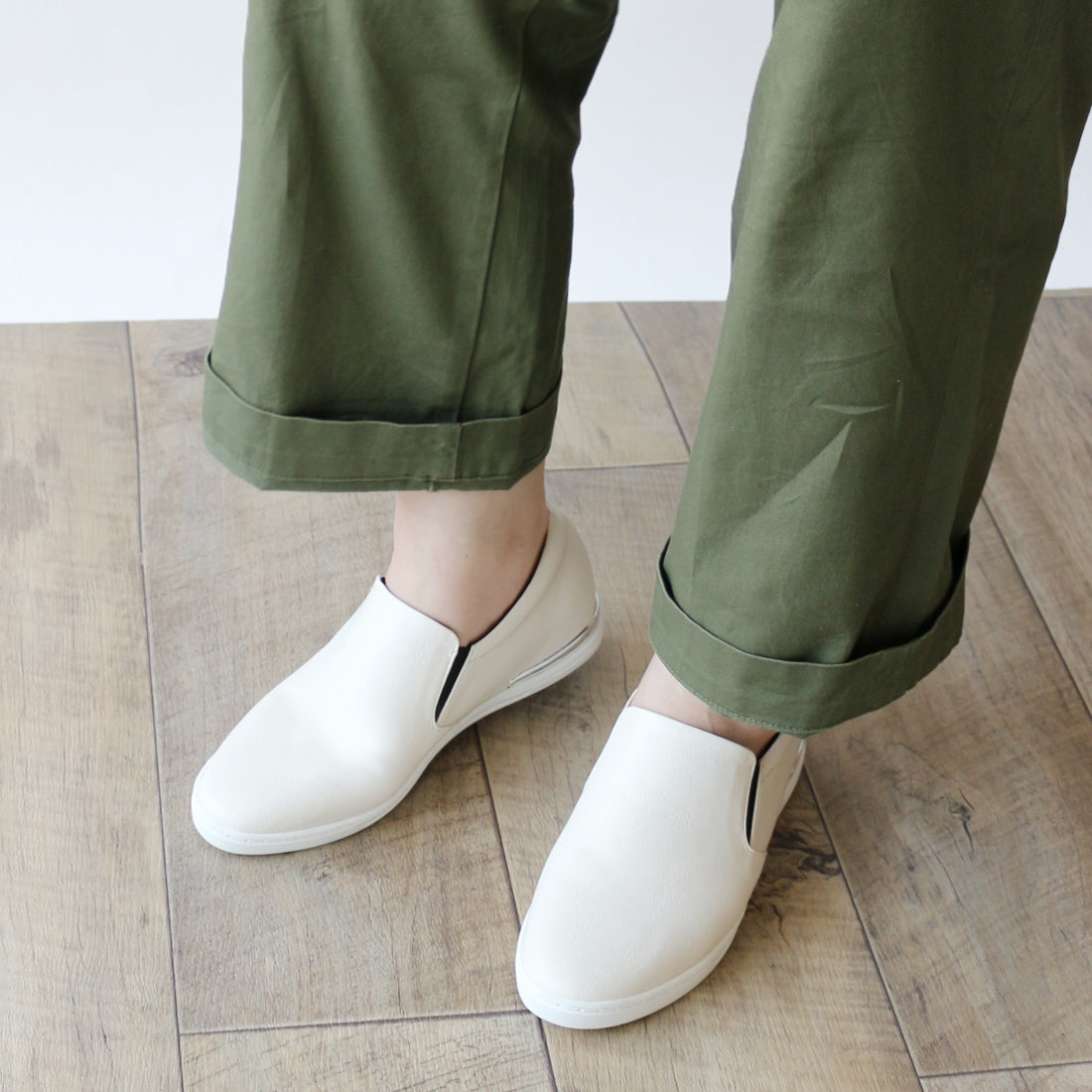FIN FIN ECO LEATH INN HEAL SLIPON [包括低彈性海綿]