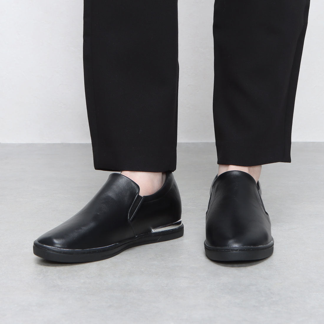 FIN FIN ECO LEATH INN HEAL SLIPON [包括低彈性海綿]