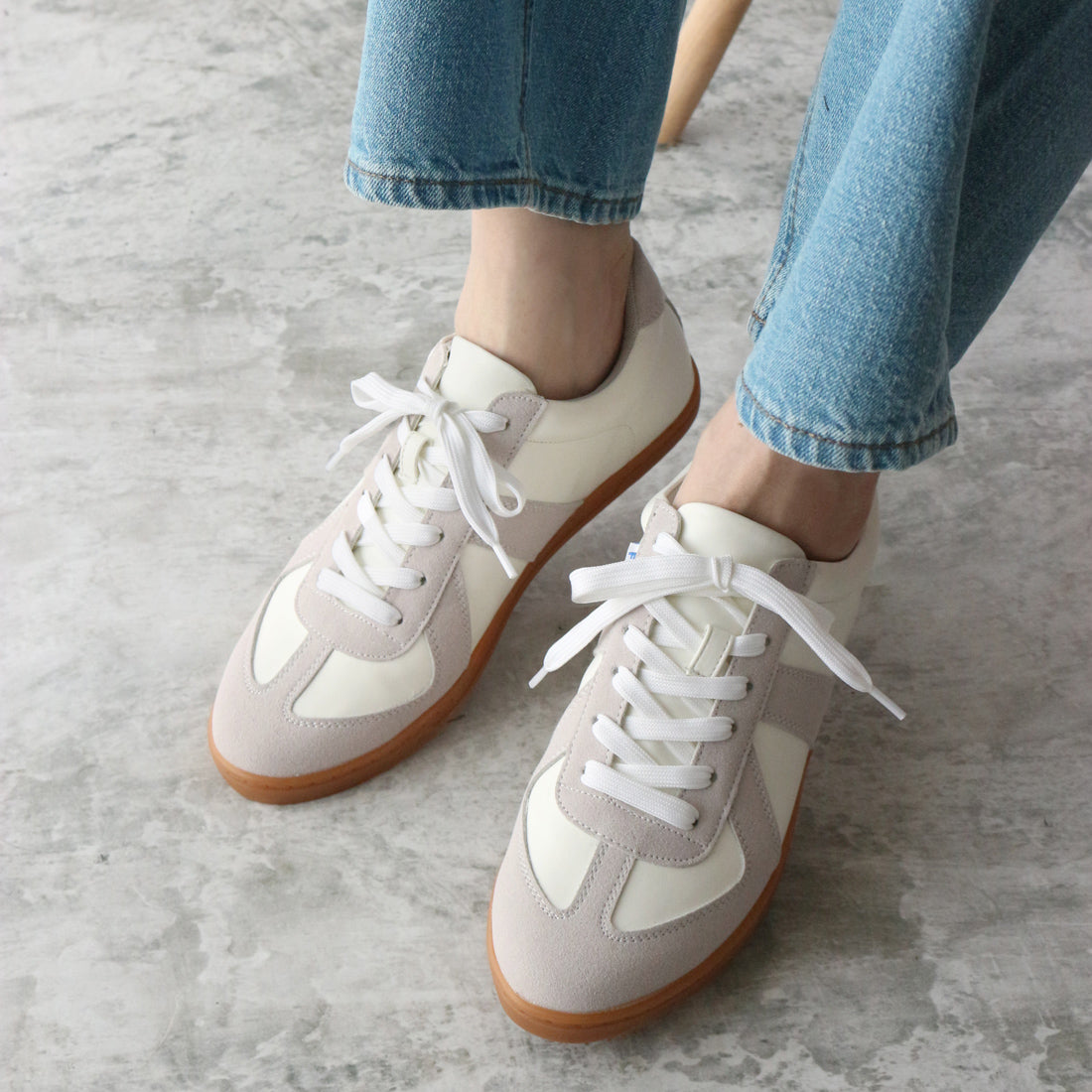 フィン Fin ジャーマントレーナースニーカー【低反発スポンジ入り】,グレー