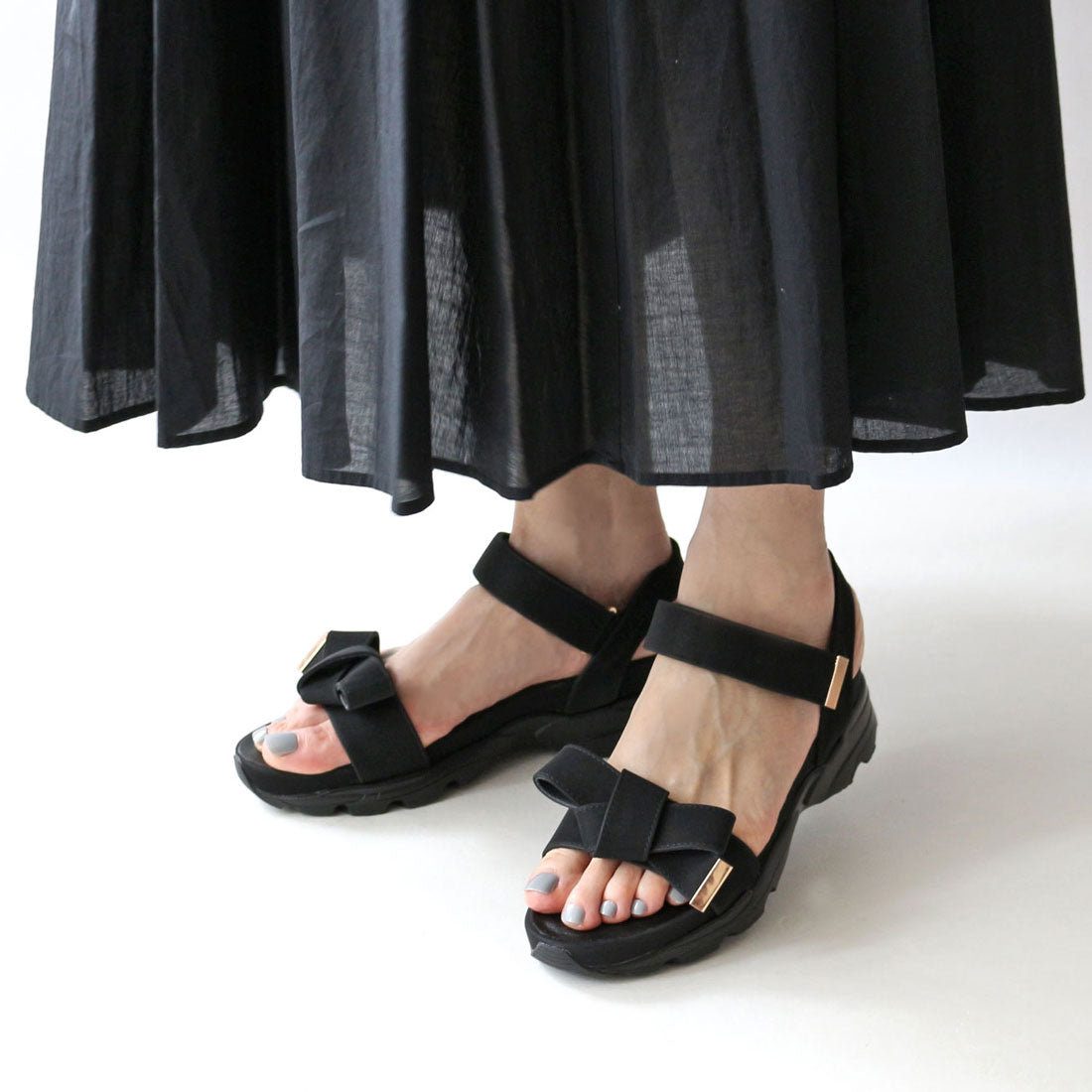 フィン Fin サテンリボンスポーツサンダル【低反発スポンジ入り】 （ブラック） ブラック