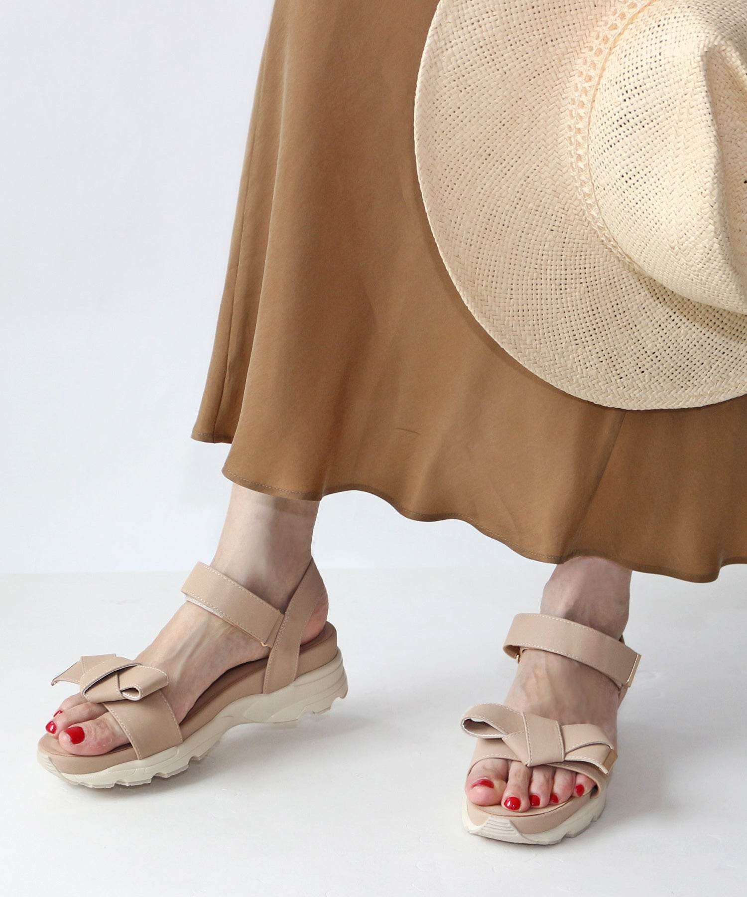 フィン Fin サテンリボンスポーツサンダル【低反発スポンジ入り】 （ベージュ） ベージュ