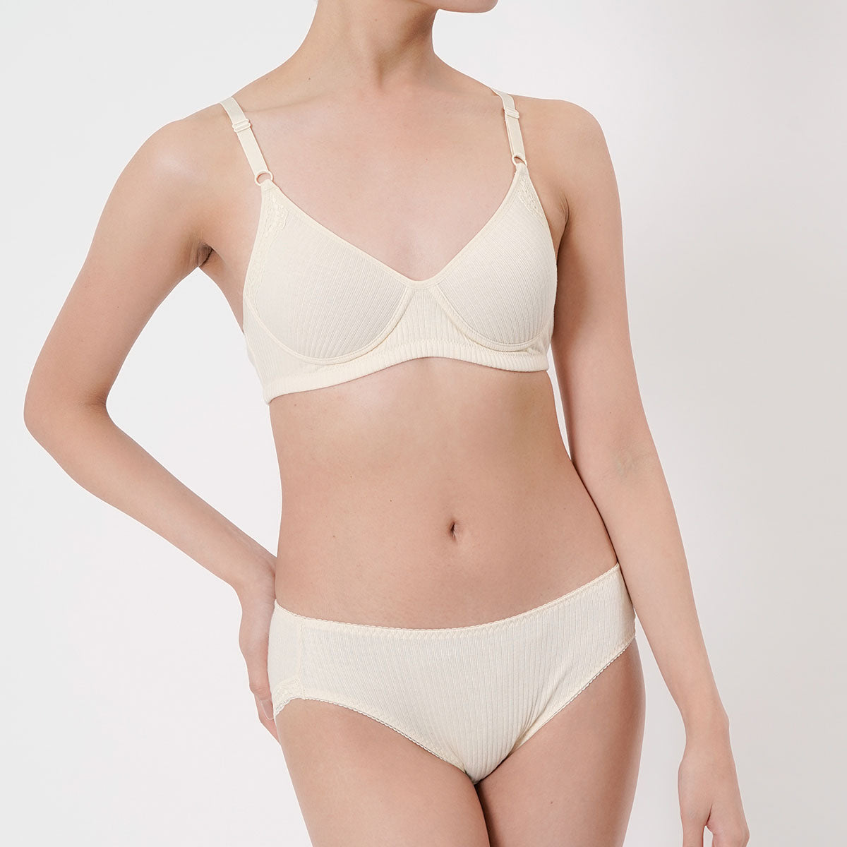 キハダ kihada 福助 【kihada(キハダ)】 モールドブラジャー 無地 一部レース リブ (75-3045)婦人 女性 レディース フクスケ fukuske ふくすけ （スイートホワイト021） スイートホワイト021