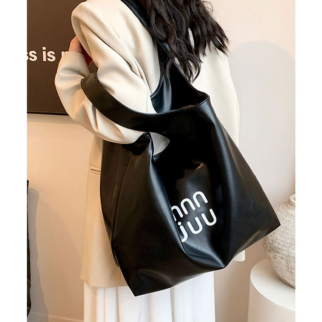 フロージュ florge 【A4収納可・軽量】フロントロゴシンプルレザートートバッグ/ビジネスバッグ