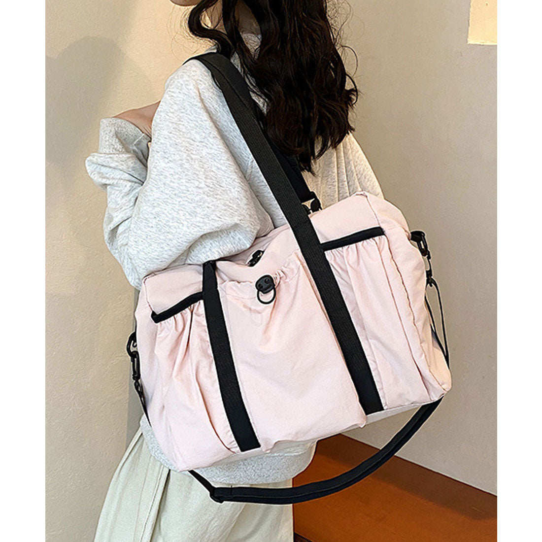 フロージュ florge 【A4収納可・軽い◎】2WAY ギャザーポケットカジュアルボストンバッグ/ショルダーバッグ （ブラック） ブラック