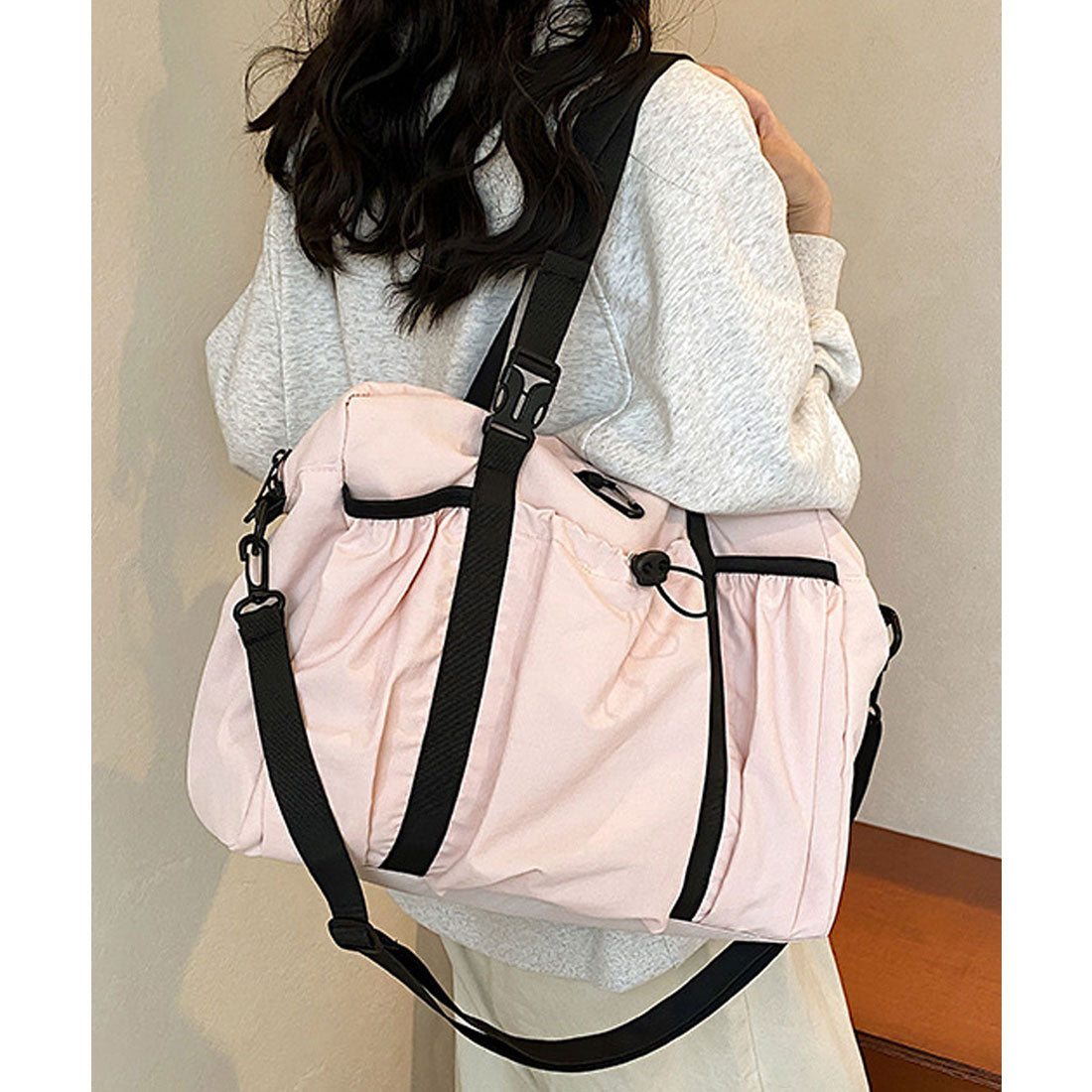 フロージュ florge 【A4収納可・軽い◎】2WAY ギャザーポケットカジュアルボストンバッグ/ショルダーバッグ （ブラック） ブラック