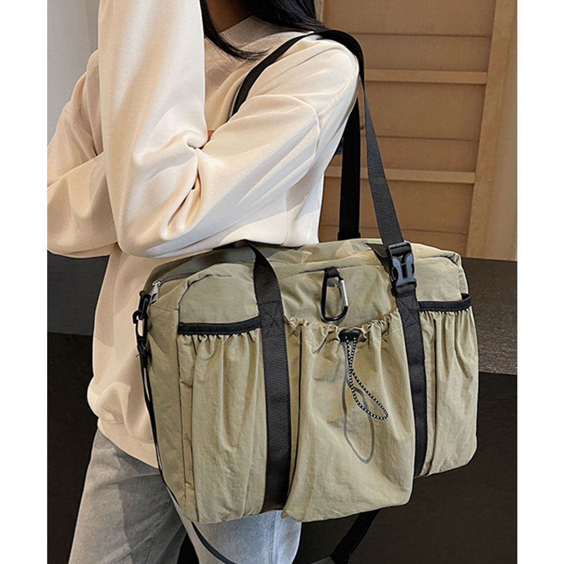 フロージュ florge 【A4収納可・軽い◎】2WAY ギャザーポケットカジュアルボストンバッグ/ショルダーバッグ （ブラック） ブラック