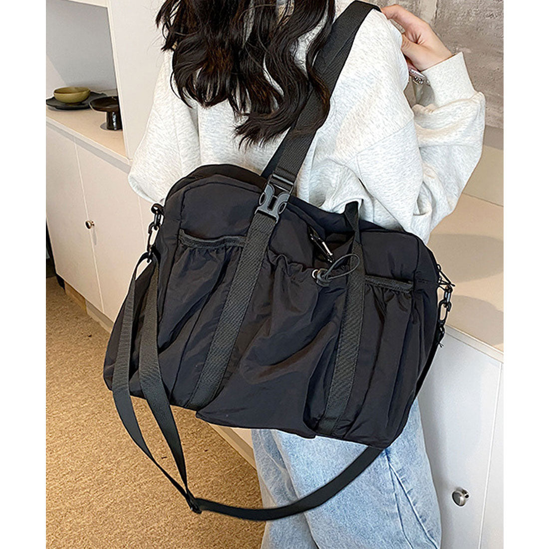 フロージュ florge 【A4収納可・軽い◎】2WAY ギャザーポケットカジュアルボストンバッグ/ショルダーバッグ （ブラック） ブラック