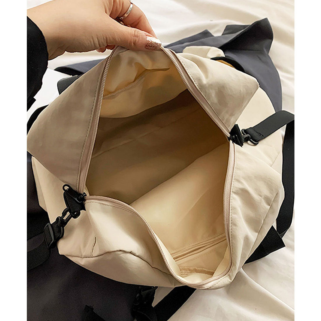 フロージュ florge 【A4収納可・軽い◎】2WAY ギャザーポケットカジュアルボストンバッグ/ショルダーバッグ （ブラック） ブラック