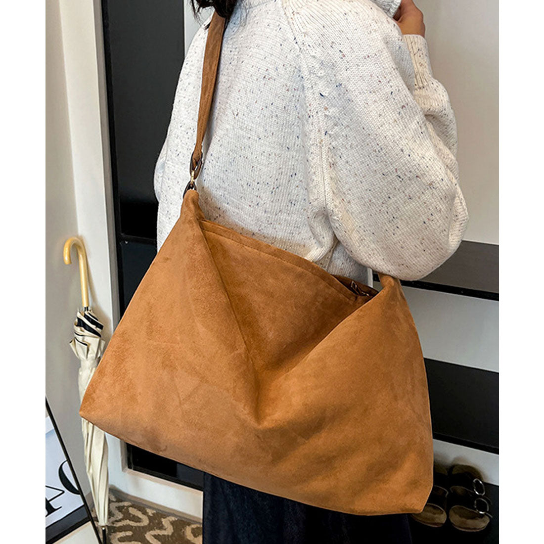 フロージュ florge 【2種類のワイドショルダー付】スエードタッチワンハンドルバッグ/ショルダーバッグ/トートバッグ(A4収納可) （モカ） モカ