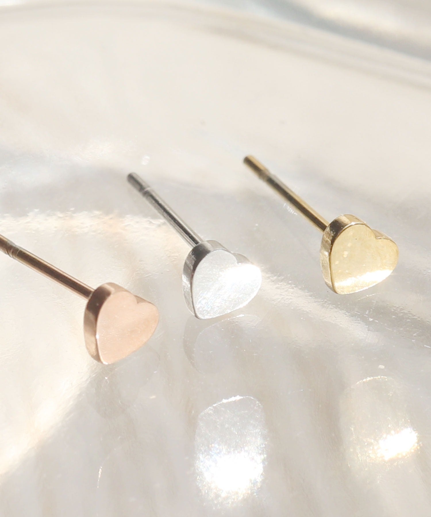 フロージュ florge 金属アレルギー対応 ミニハートモチーフステンレスピアス