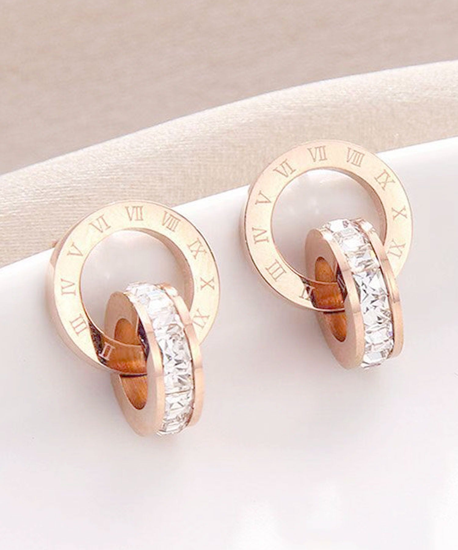 フロージュ florge 金属アレルギー対応 ローマ数字Wリングステンレスピアス
