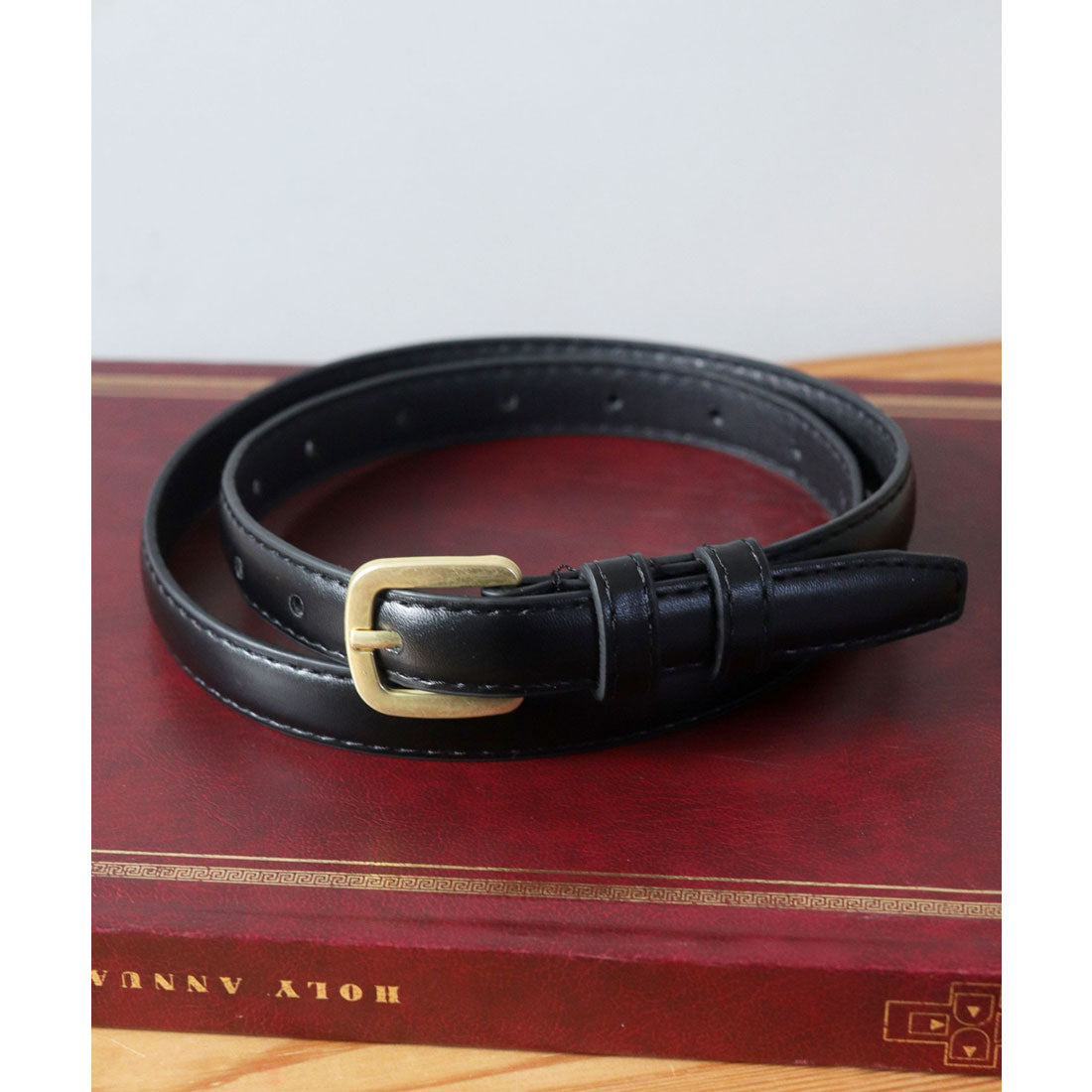 フロージュ florge レザータッチCバックル細めレディースベルト （モカ） モカ