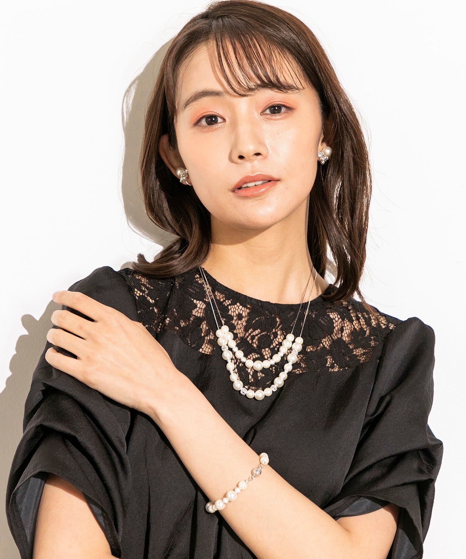 フォルムフォルマ form forma キラキラビジュー×パール ネックレス/結婚式/パーティー/お呼ばれ/クルージング/演奏会