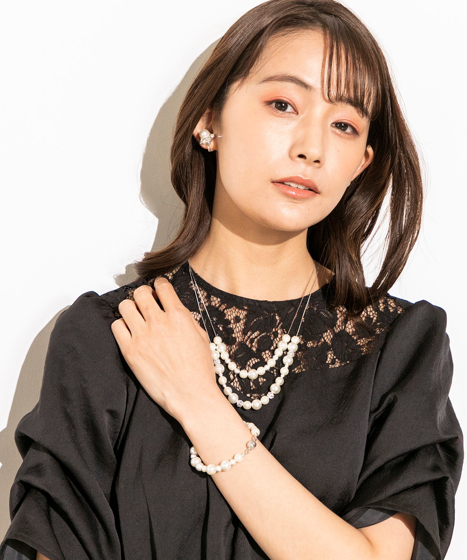 フォルムフォルマ form forma キラキラビジュー×パール ネックレス/結婚式/パーティー/お呼ばれ/クルージング/演奏会