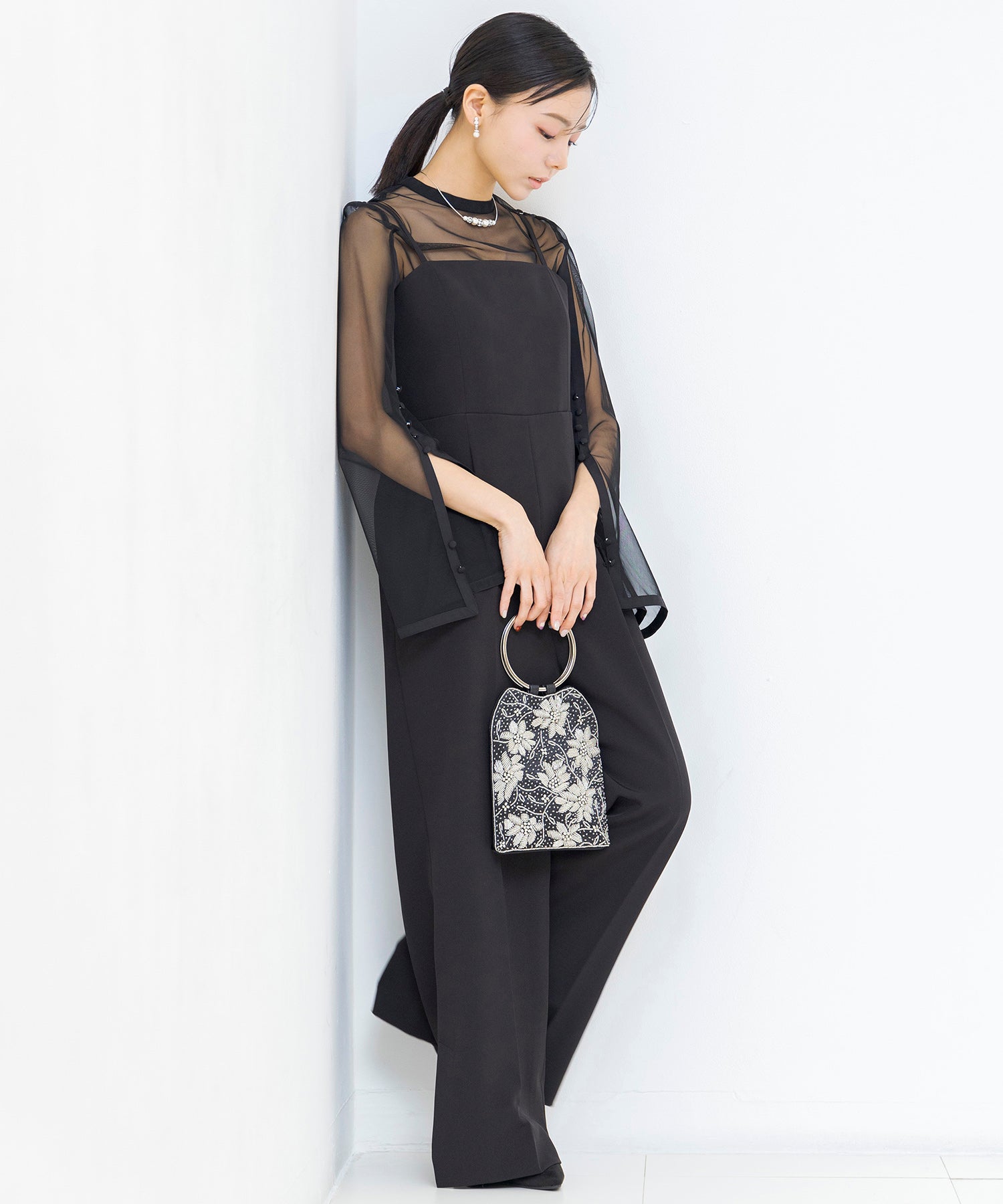 Form Forma 【Graduation Ceremony・Entrance Ceremony・Ceremony・Shichi-Go-San・Wedding Compatible】5-Minute Length Lace Sleeve Blouse & Tapered Pants Set-Up Suit