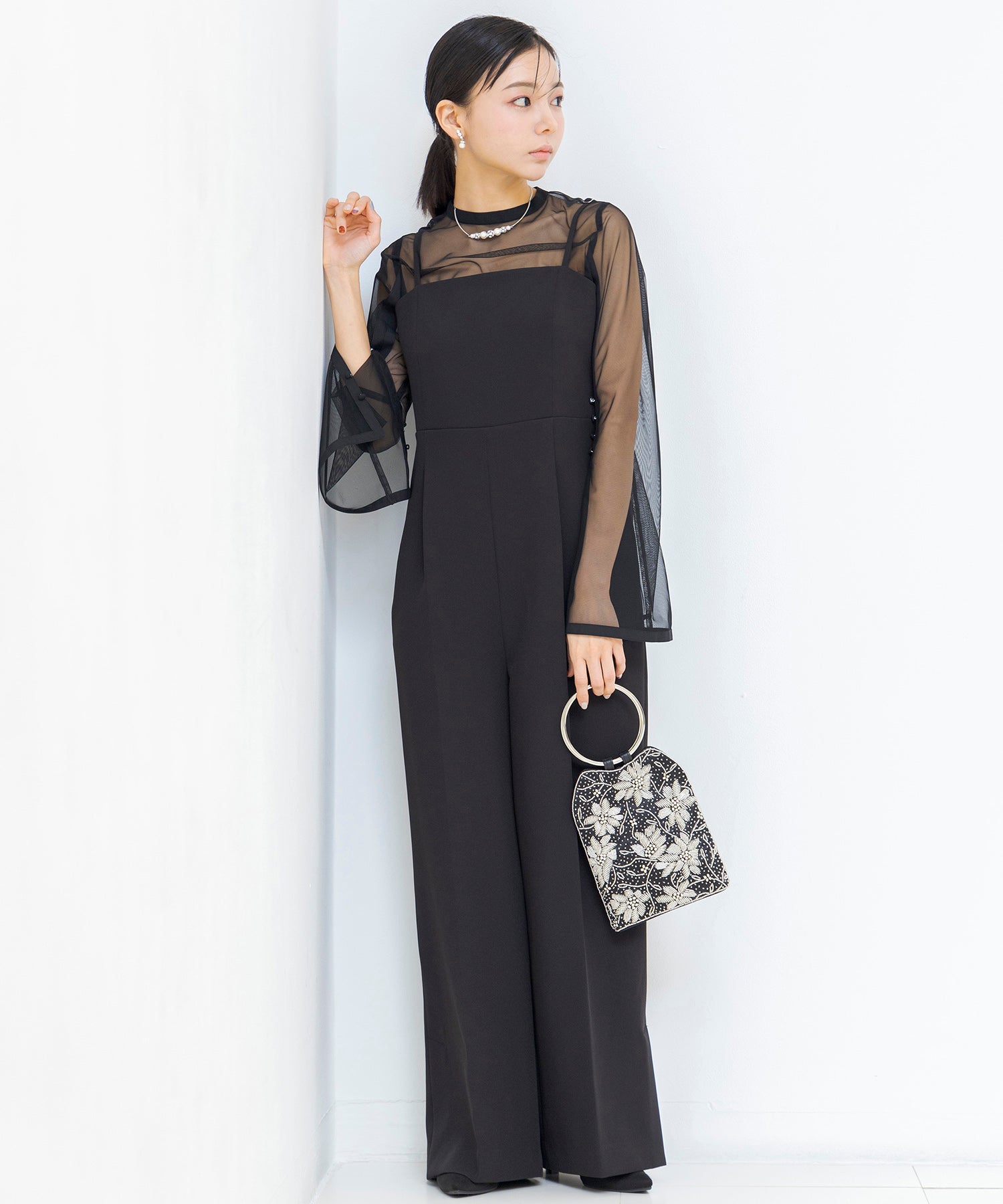 Form Forma 【Graduation Ceremony・Entrance Ceremony・Ceremony・Shichi-Go-San・Wedding Compatible】5-Minute Length Lace Sleeve Blouse & Tapered Pants Set-Up Suit