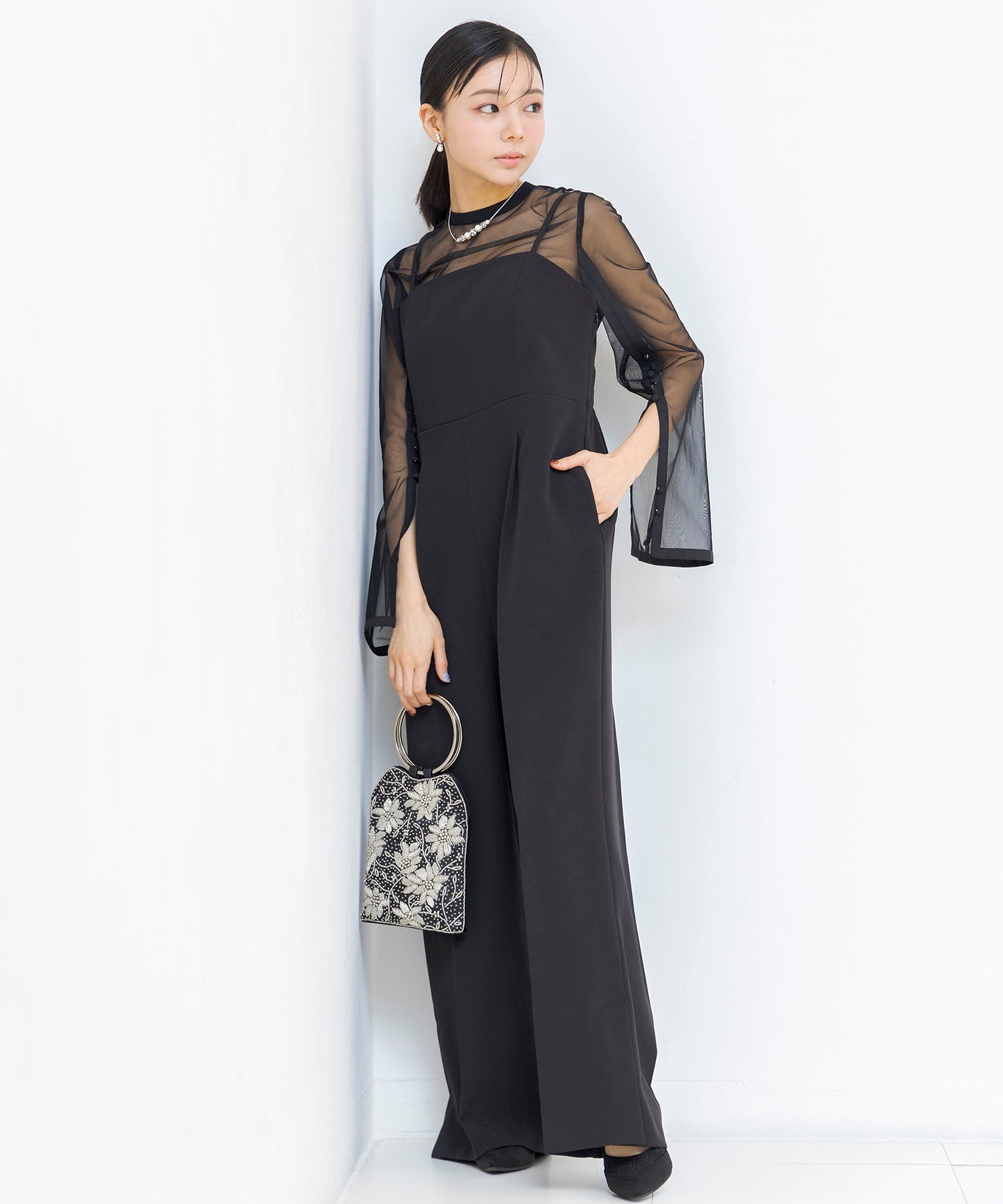 Form Forma 【Graduation Ceremony・Entrance Ceremony・Ceremony・Shichi-Go-San・Wedding Compatible】5-Minute Length Lace Sleeve Blouse & Tapered Pants Set-Up Suit