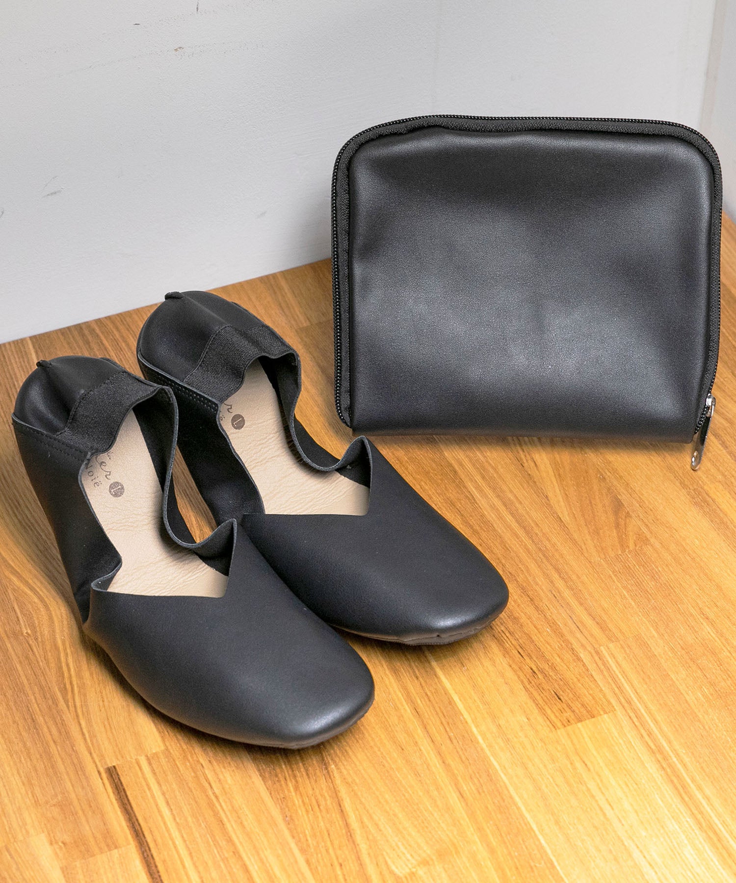 フォルムフォルマ form forma M（23.0～24.5cm）【Vカットデザイン】折りたたみ携帯スリッポン（入学式・卒業式・セレモニー） （黒） 黒