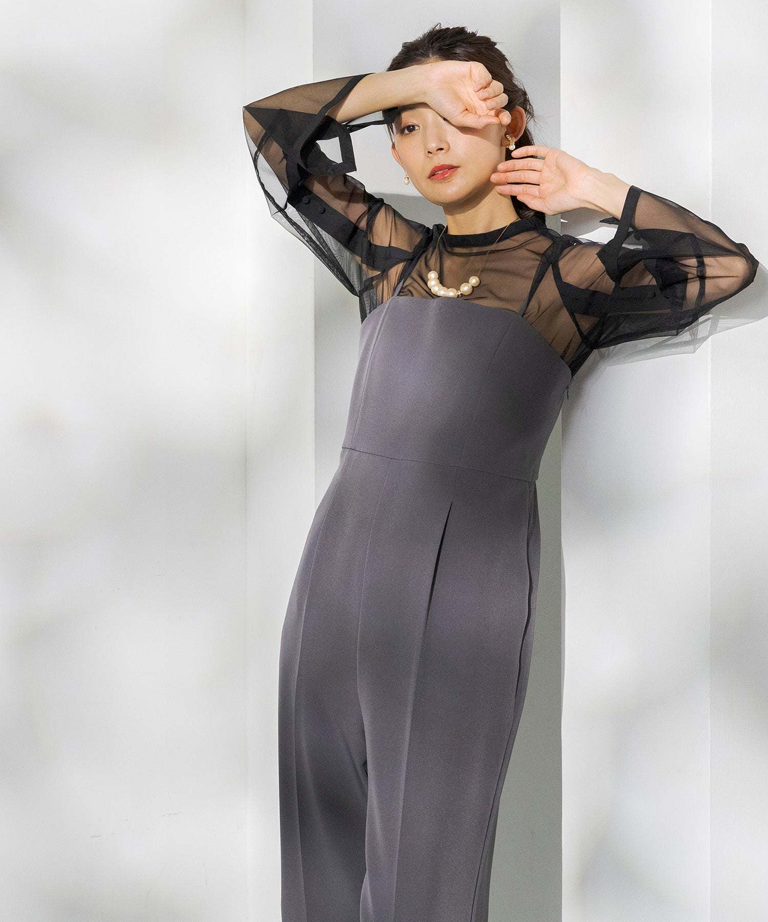 Form Forma 【Graduation Ceremony・Entrance Ceremony・Ceremony・Shichi-Go-San・Wedding Compatible】5-Minute Length Lace Sleeve Blouse & Tapered Pants Set-Up Suit