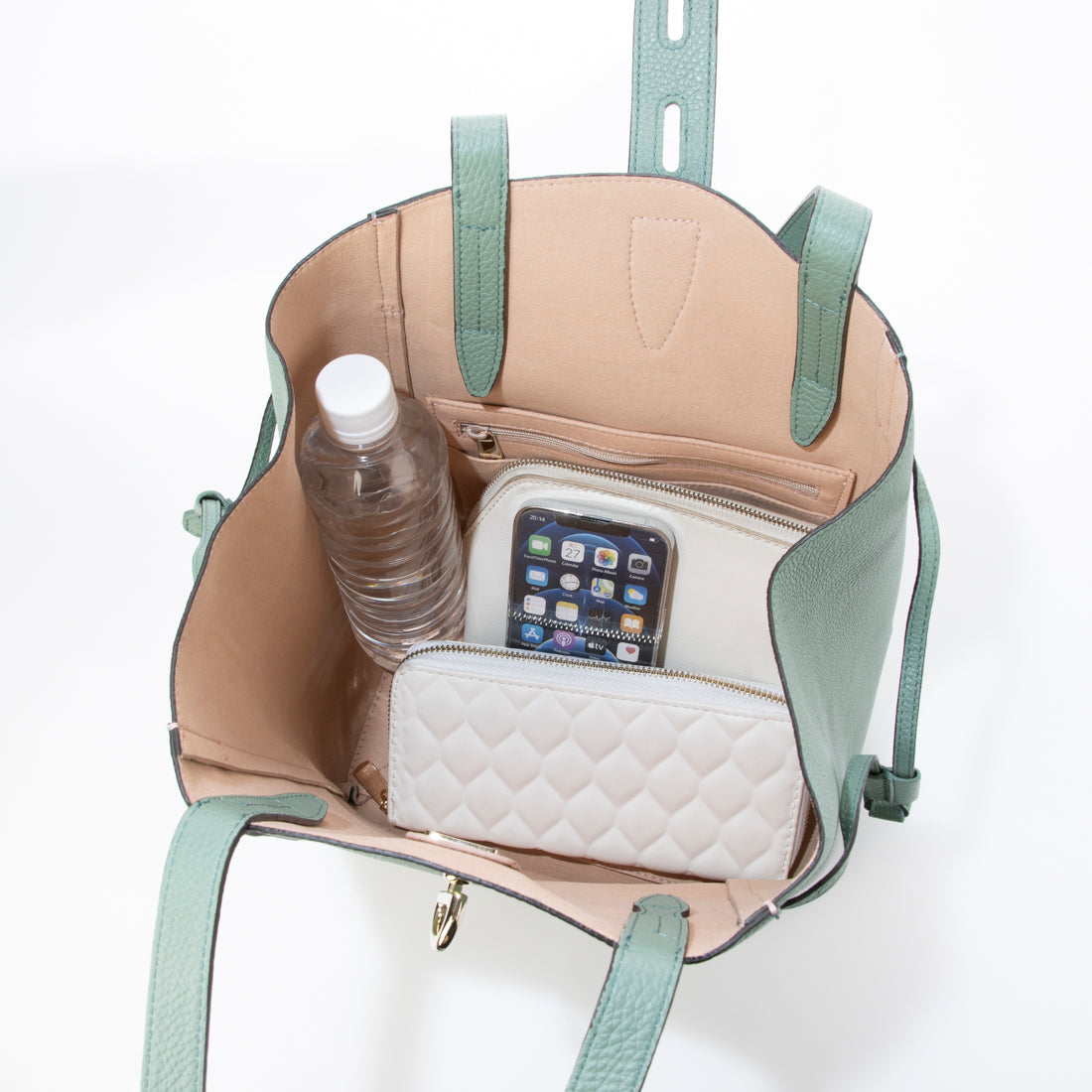 FURLA  バッグ 今季のフルラは実用的なラインアップが揃った！ ──特集：2023年秋冬