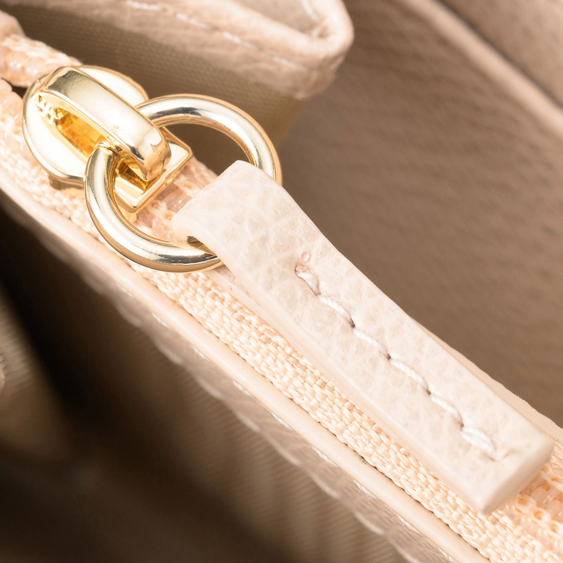 フルラ FURLA 長財布(ラウンドファスナー) カメリア ジップアラウンド XL WP00313 ARE000 3593S 1 007 NUVOLA/BALLERINA i int. （ヌヴォラ/バレリーナ） ヌヴォラ/バレリーナ