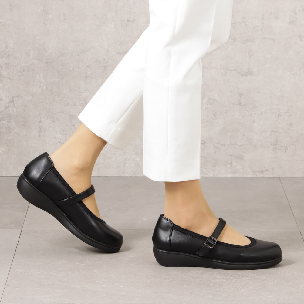 ゆったり幅広 4E 防水 ストラップパンプス ＜3.5cmヒール＞ 【21.5cm～25.5cm】 FR-4002 fuwaraku BLK