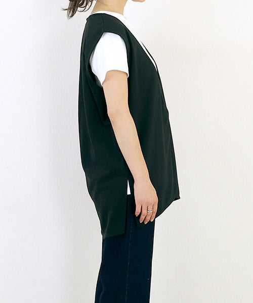 Aletta vita Deep V Vest with Back Tucks
