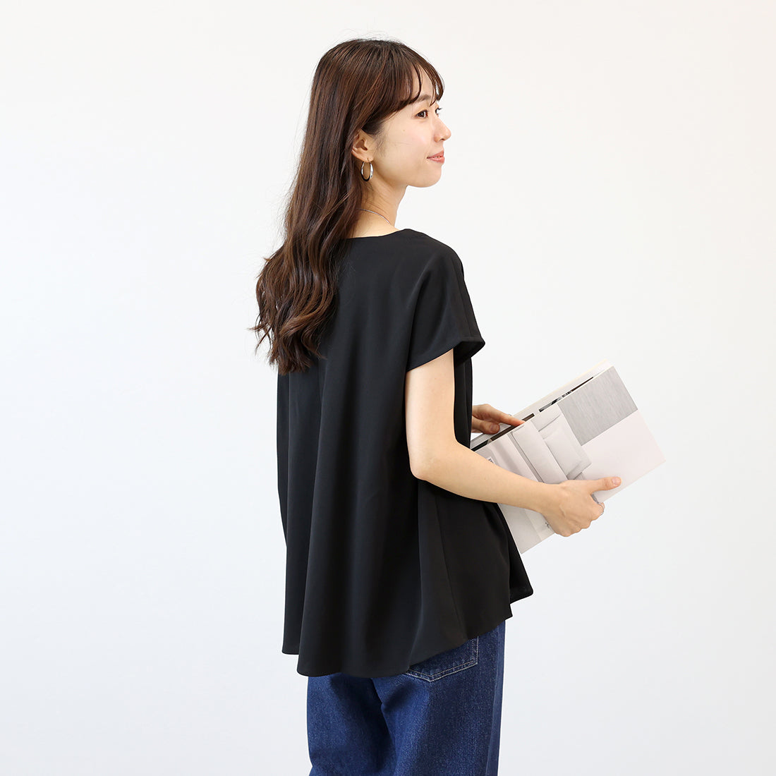 アレッタ ヴィータ Aletta vita カットジョーゼットサイドタックフレンチプルオーバー （ブラック） ブラック