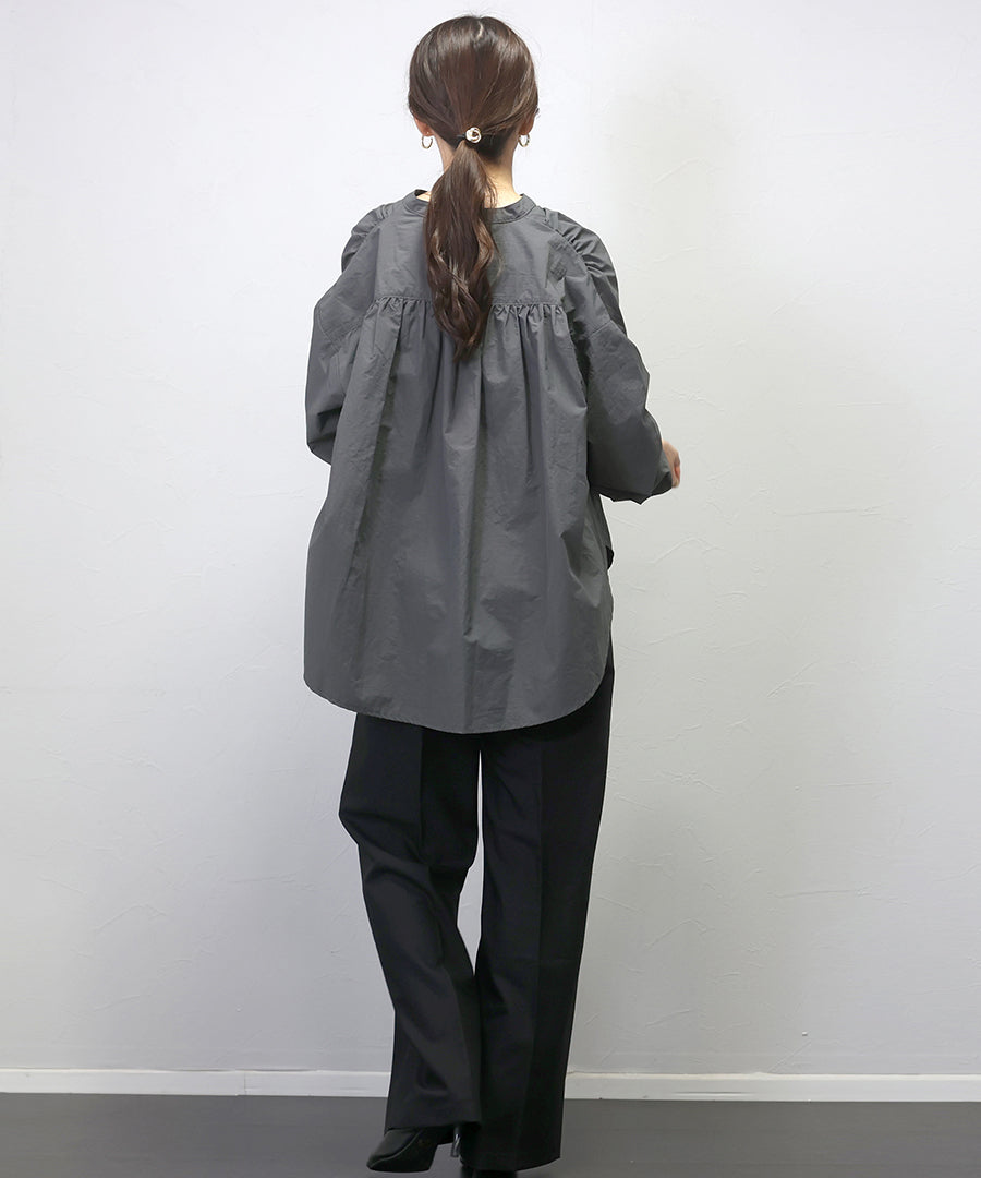 アレッタ ヴィータ Aletta vita バンドカラーリボン使い後ろギャザーブラウス （チャコール） チャコール