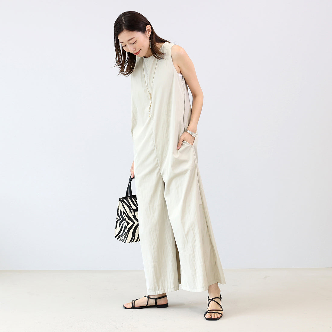アレッタ ヴィータ Aletta vita シワ加工バックスリットサロペット （ベージュ） ベージュ