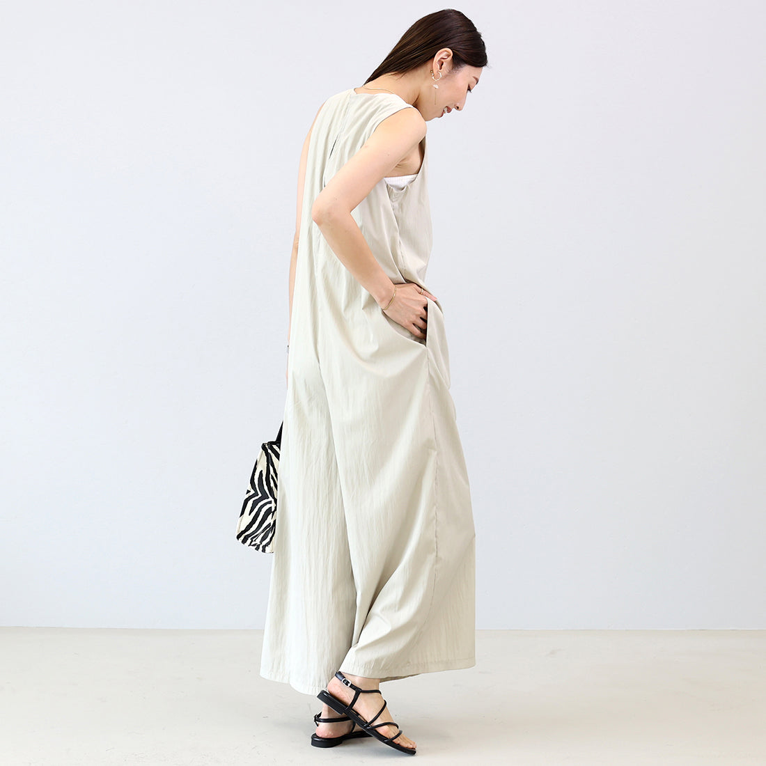 アレッタ ヴィータ Aletta vita シワ加工バックスリットサロペット （ベージュ） ベージュ