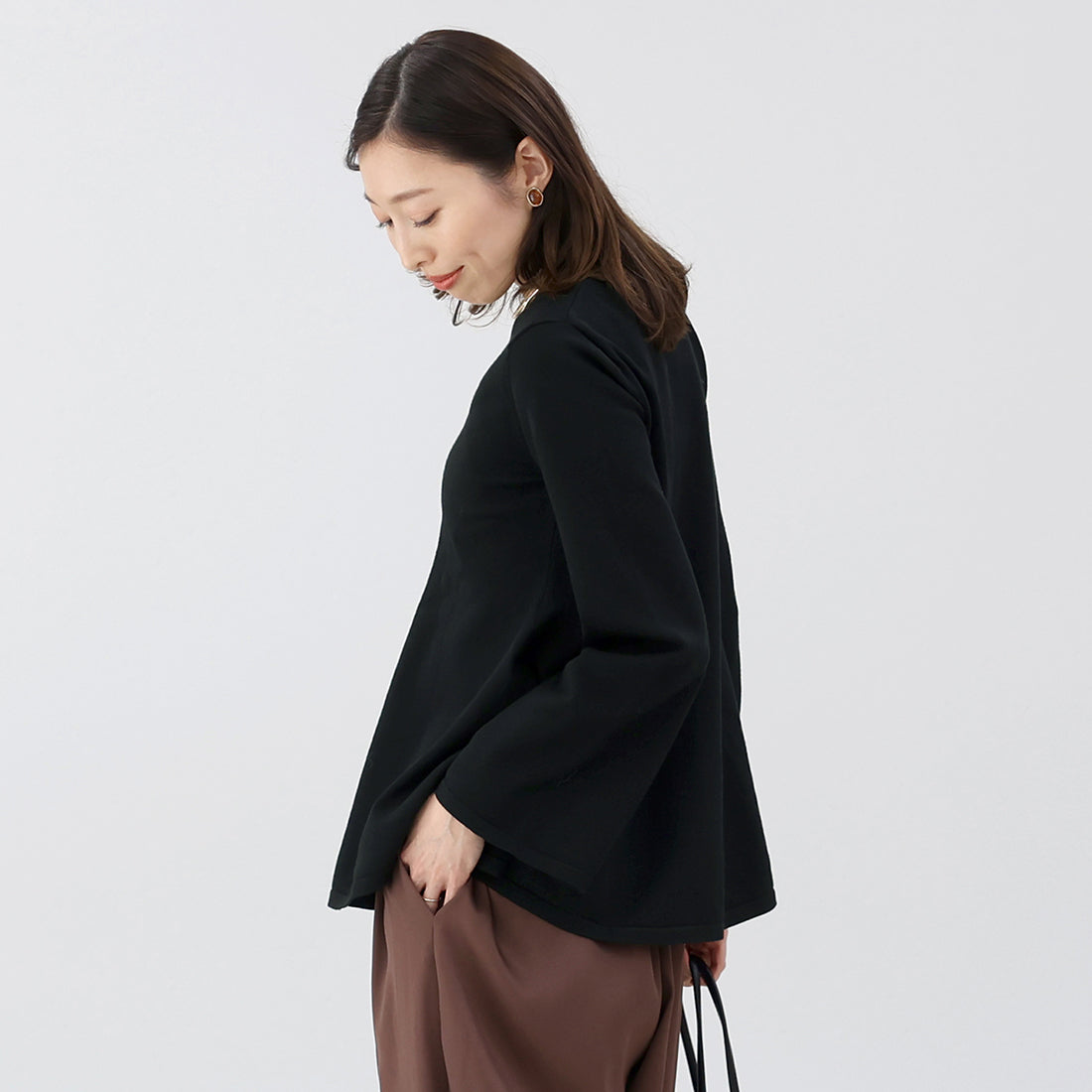 アレッタ ヴィータ Aletta vita フレアスリーブペプラムニットプルオーバー （ブラック） ブラック