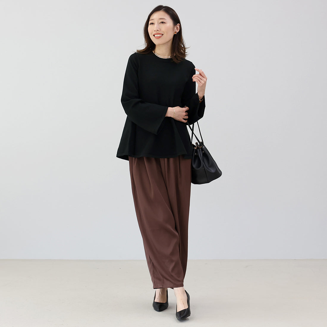 アレッタ ヴィータ Aletta vita フレアスリーブペプラムニットプルオーバー （ブラック） ブラック