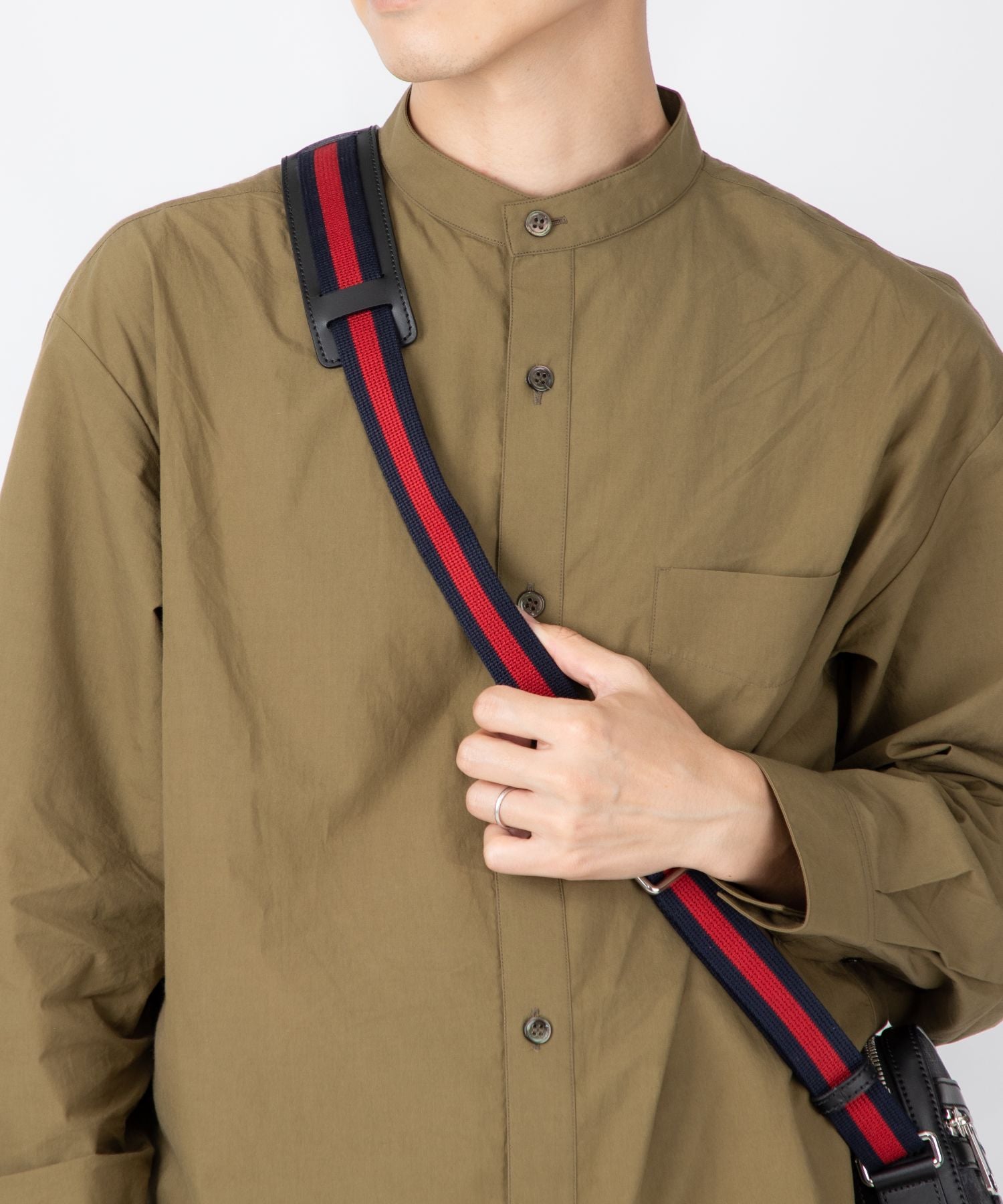 グッチ GUCCI ショルダーバッグ 682357 K5RLN  メンズ バッグ ミニショルダー GGスプリーム 斜め掛け レザー モノグラム 黒 ボディバッグ ブラック