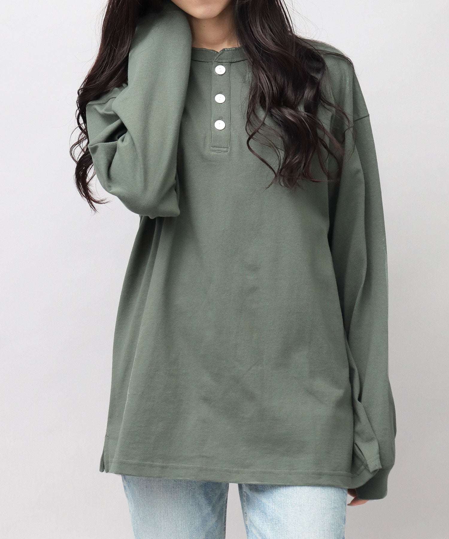 グッドウェア GOODWEAR USAコットン ヘンリーネック ロングスリーブTシャツ ロンT 長袖 レギュラーシルエット （スモーキーカーキ） スモーキーカーキ
