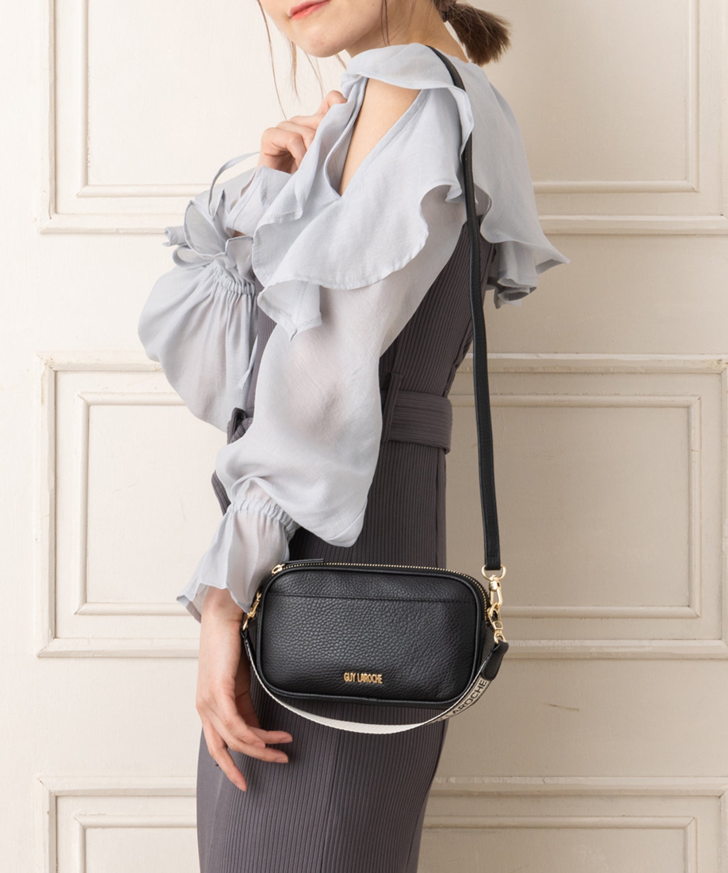 ギ ラロッシュ Guy Laroche イタリアンレザー ヌーベルポシェット