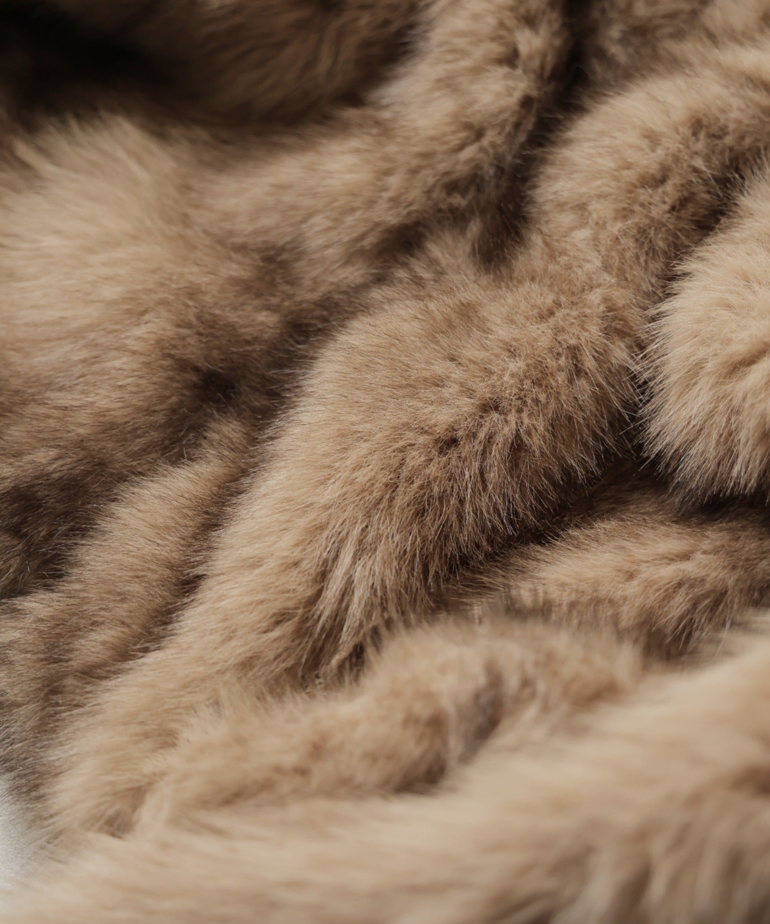 ガーリードール Girly Doll フード付きフェイクファーショート丈コート （ライトブラウン） ライトブラウン