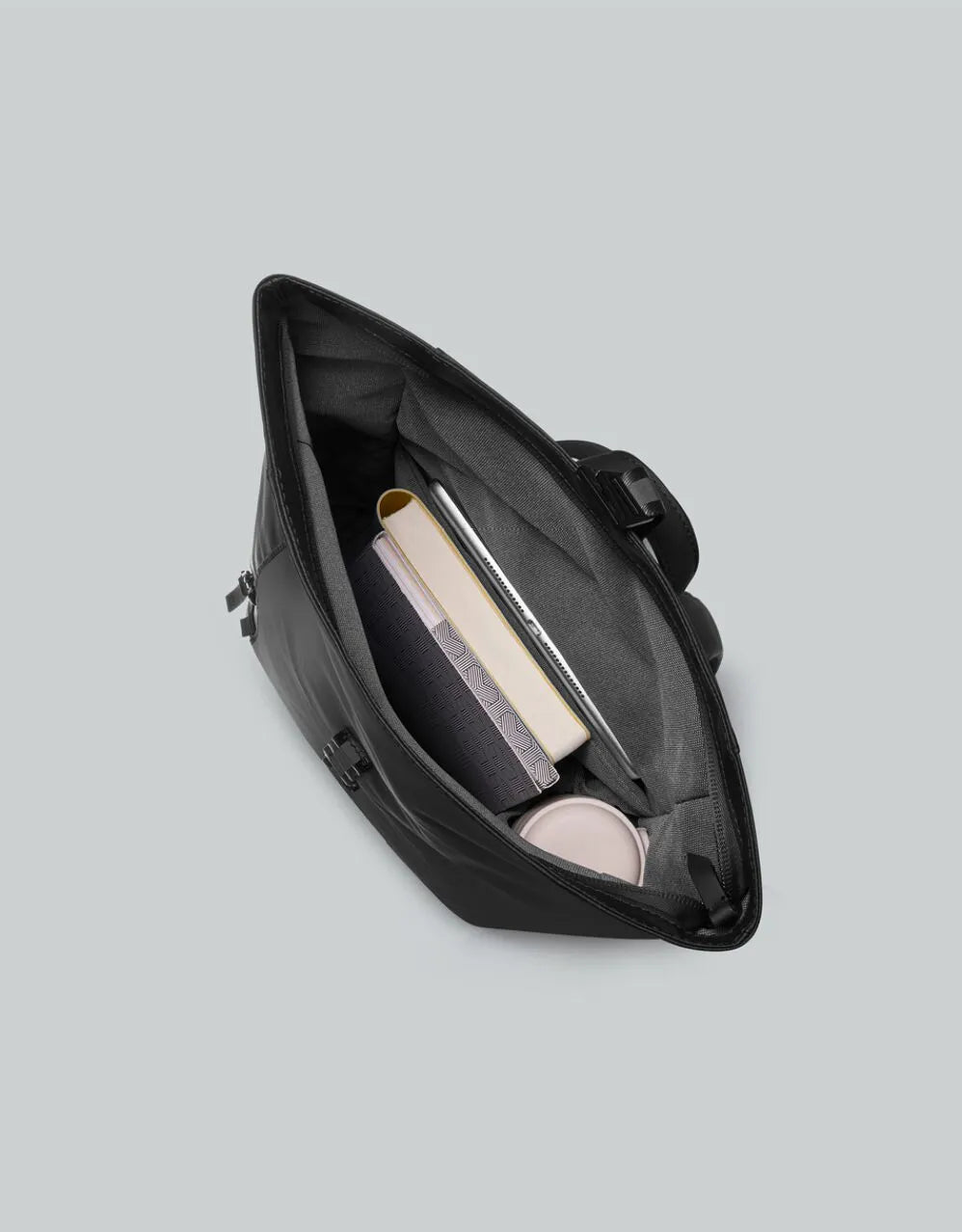 ガストンルーガ GASTON LUGA GASTONLUGA Rullenルーレン mini  バックパック リュック カバン 通勤 通学 出張 軽量 防水 ビーガンレザー 北欧デザイン メンズ レディース ユニセックス ビジネス カジャル 人気 高級 エレガント おしゃれ お祝い ギフト プレゼント 贈り物