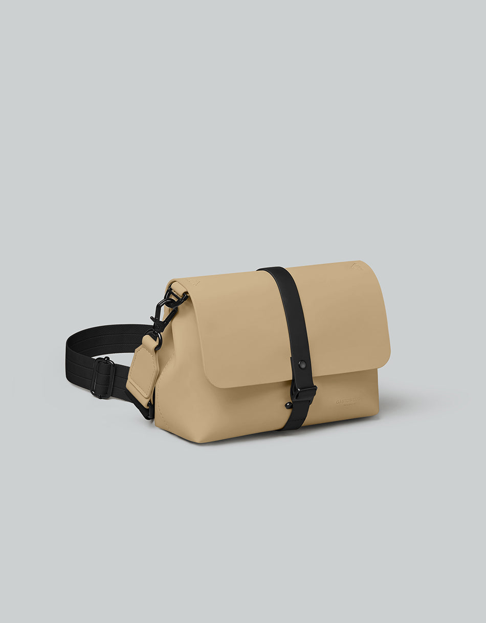 ガストンルーガ GASTON LUGA ガストンルーガ GASTON LUGA 【限定カラー】 Splash Crossbody Bag スプラッシュ クロスボディバッグ メッセンジャーバッグ （ラテ） （ラテ） ラテ