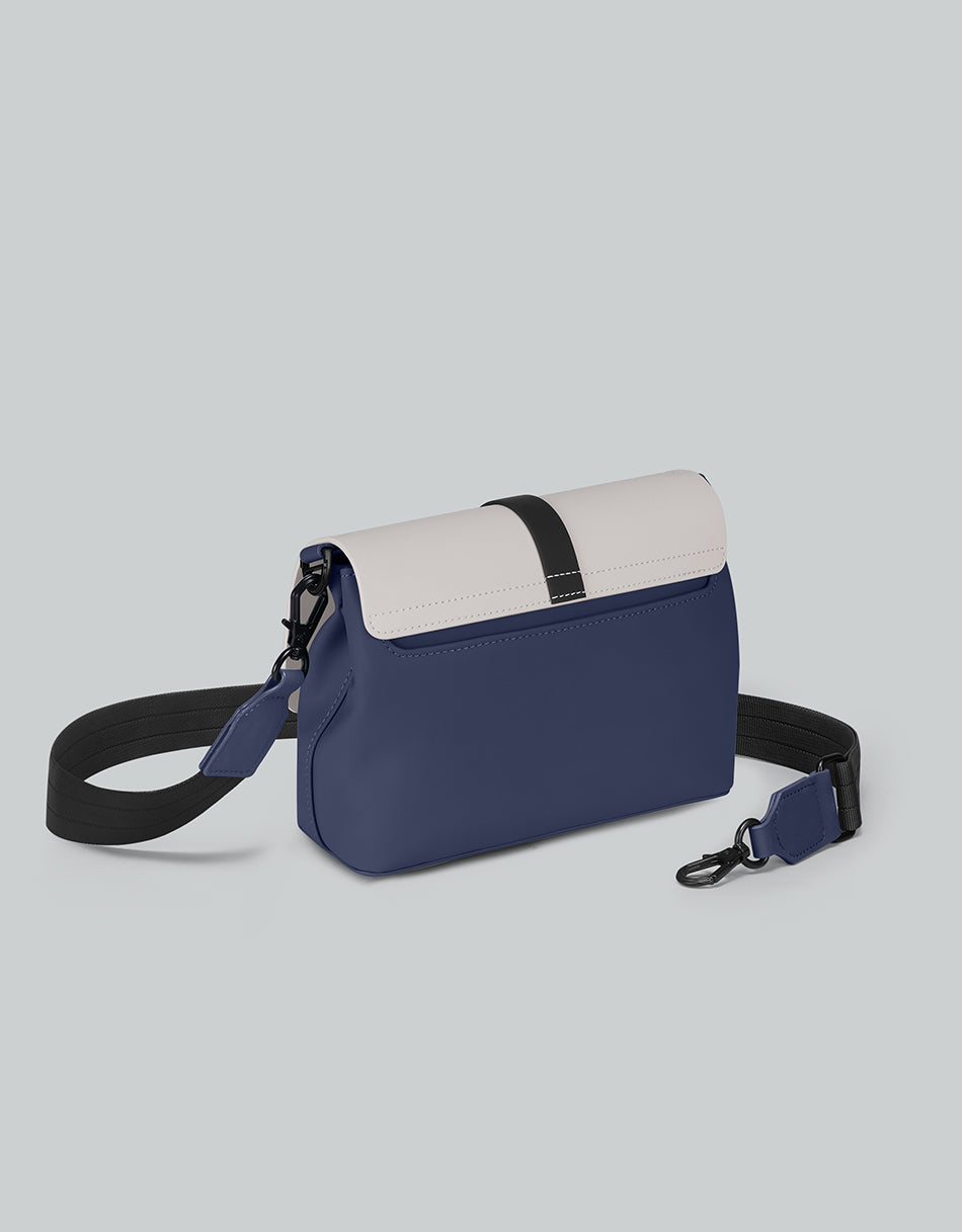 ガストンルーガ GASTON LUGA ガストンルーガ GASTON LUGA 【限定カラー】 Splash Crossbody Bag スプラッシュ クロスボディバッグ メッセンジャーバッグ （ダークブルー×トープ） （ダークブルー×トープ） ダークブルー×トープ
