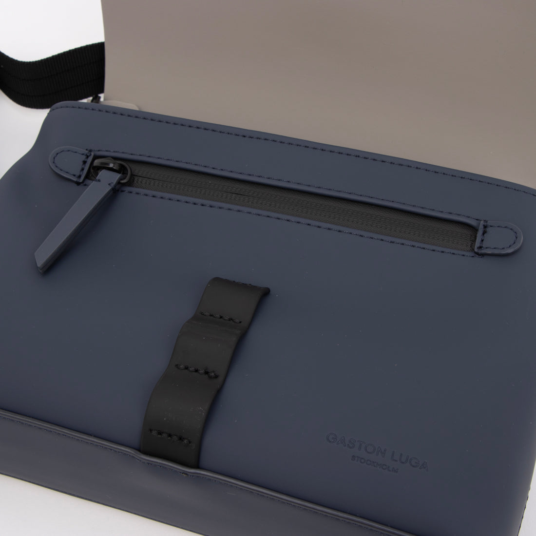 ガストンルーガ GASTON LUGA ガストンルーガ GASTON LUGA 【限定カラー】 Splash Crossbody Bag スプラッシュ クロスボディバッグ メッセンジャーバッグ （ダークブルー×トープ） （ダークブルー×トープ） ダークブルー×トープ