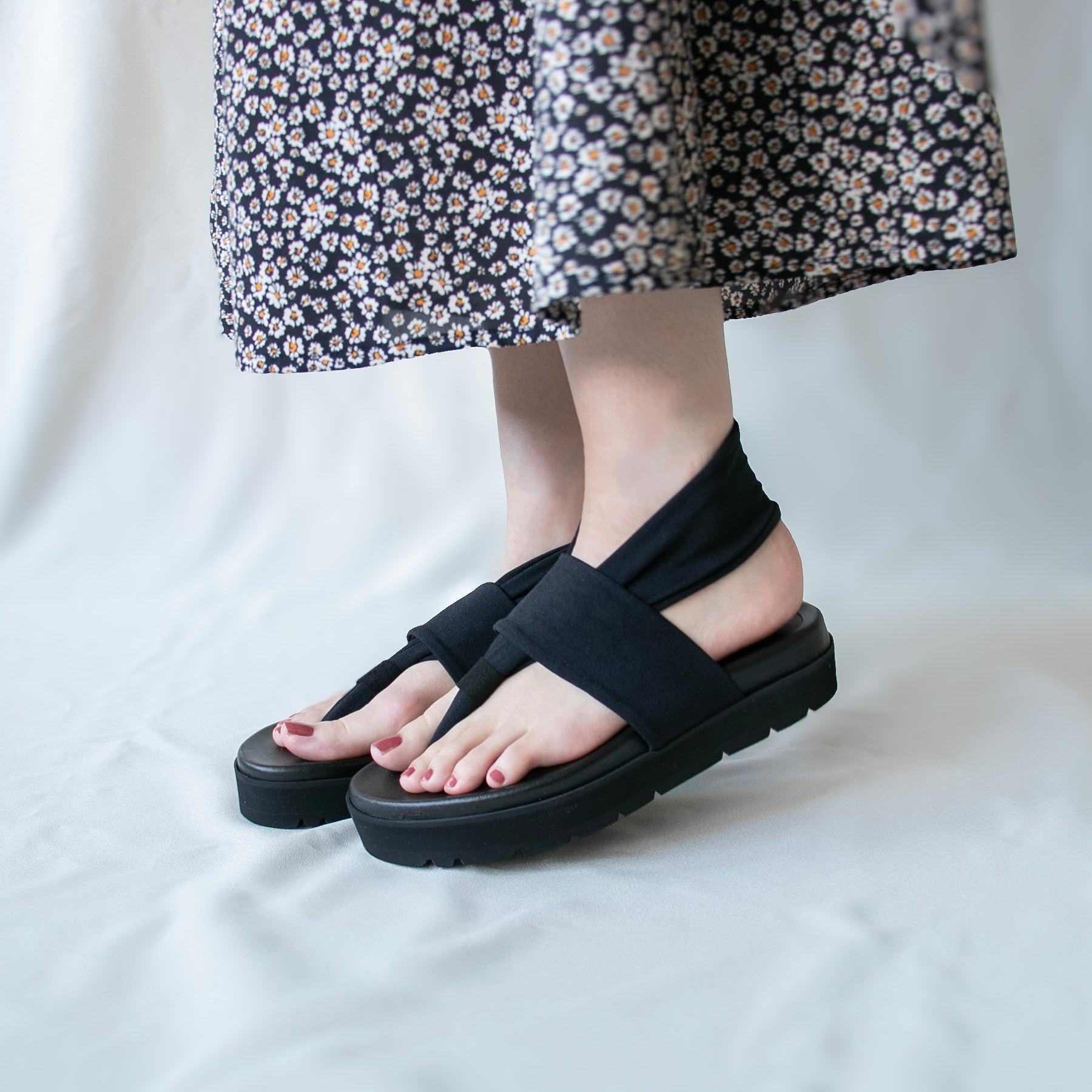 ギャラリー gallery レディース サンダル 厚底 ストレッチ トングサンダル LGW-14 疲れにくい ぺたんこ ビーチサンダル 日本製 （ブラック） ブラック