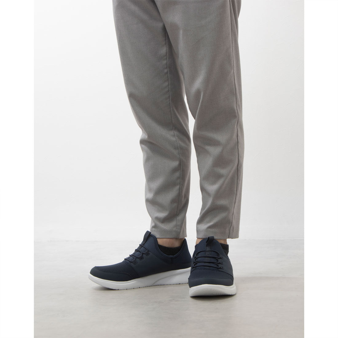 GAP　軽量キックバックスニーカー　GPU22442C
