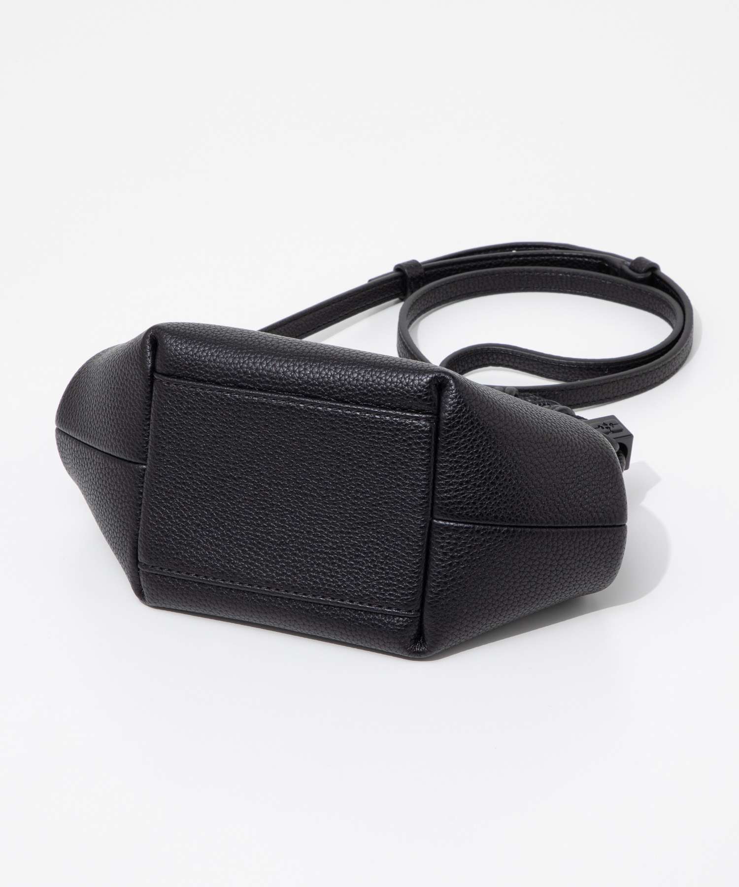 ガニー GANNI ガニー GANNI Grained Mini Ganni Bou Bag Grained グレイン ミニ ガニー ボウ バッグ A6961 5894 ハンドバッグ ショルダーバッグ （BLACK/ブラック） BLACK/ブラック
