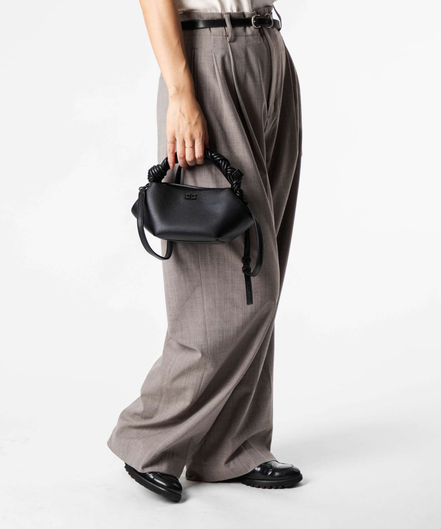 ガニー GANNI ガニー GANNI Grained Mini Ganni Bou Bag Grained グレイン ミニ ガニー ボウ バッグ A6961 5894 ハンドバッグ ショルダーバッグ （BLACK/ブラック） BLACK/ブラック