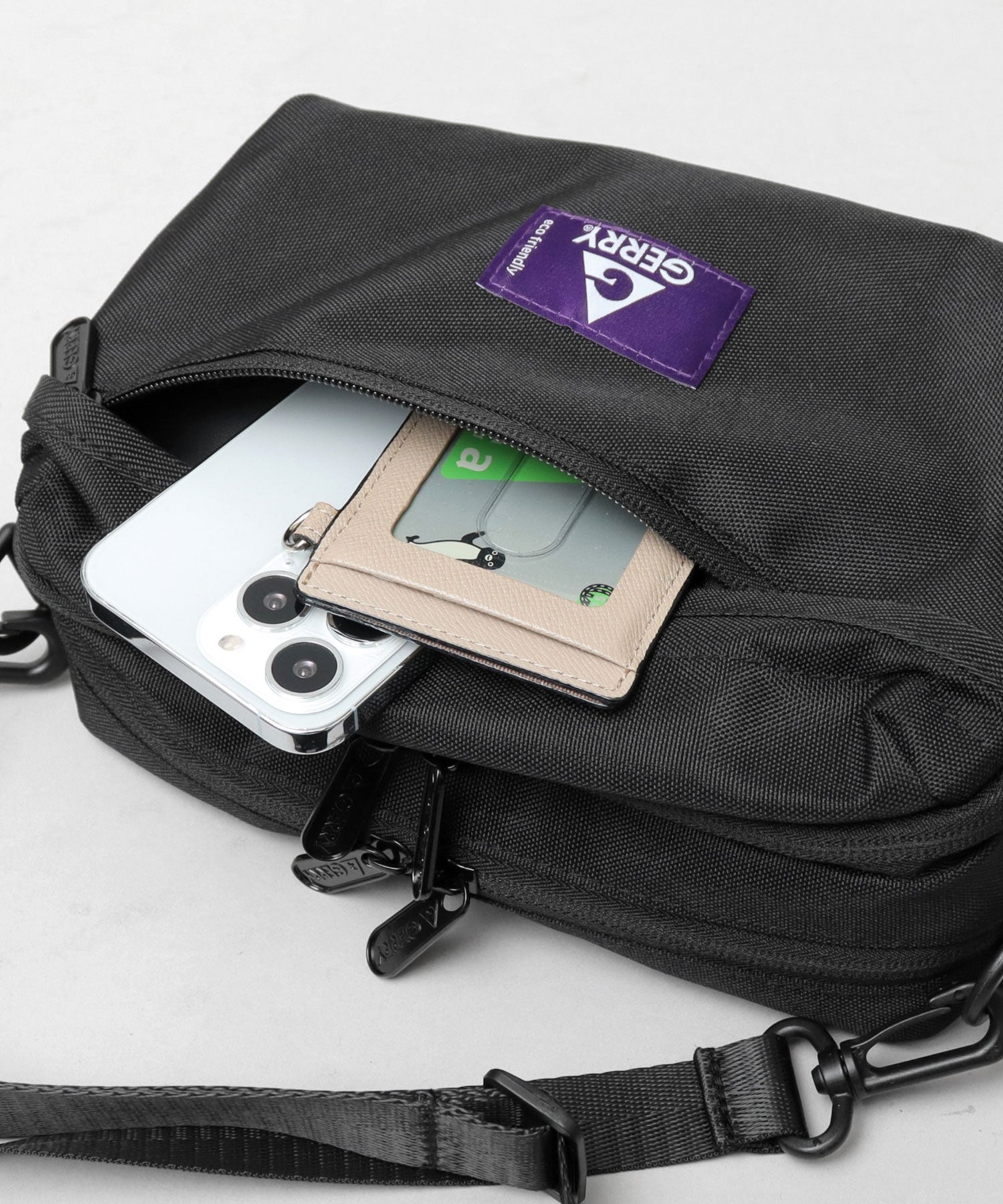 ジェリー GERRY 撥水加工 リサイクルポリエステル REPREVE マルチポケット 横型 ミニショルダーバッグ 旅行