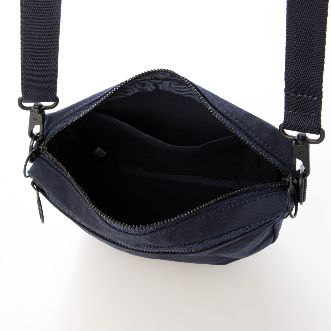 メゾンキャンバス MAISON CANVVAS M1097 MAISON CVS NYLON SHLDR S （ネイビー） ネイビー