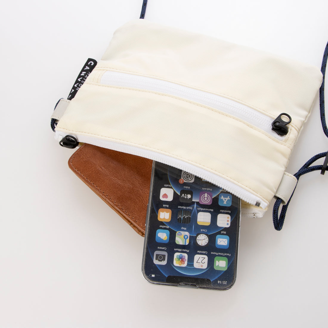 メゾンキャンバス MAISON CANVVAS M1039 TEFOX TRAVEL WALLET （ホワイト） ホワイト